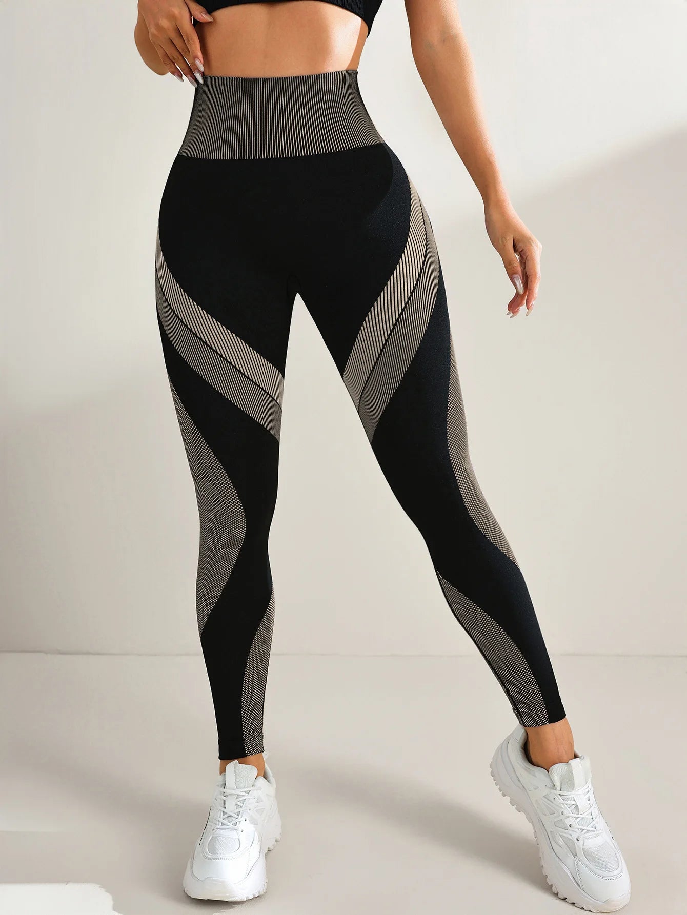 Sculpt & Flow Leggings - Stripe Scrunch