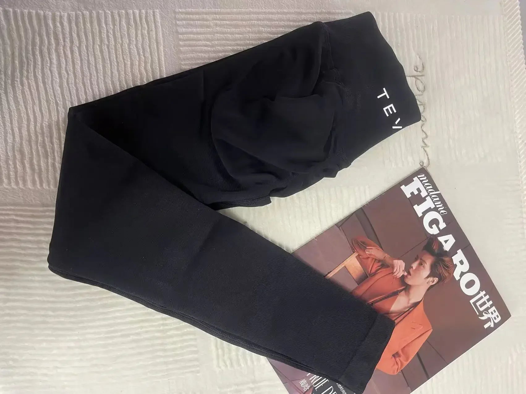 TEVEO Seamless Yoga Leggings | Mid-Waist Sculpting Fitness Pants