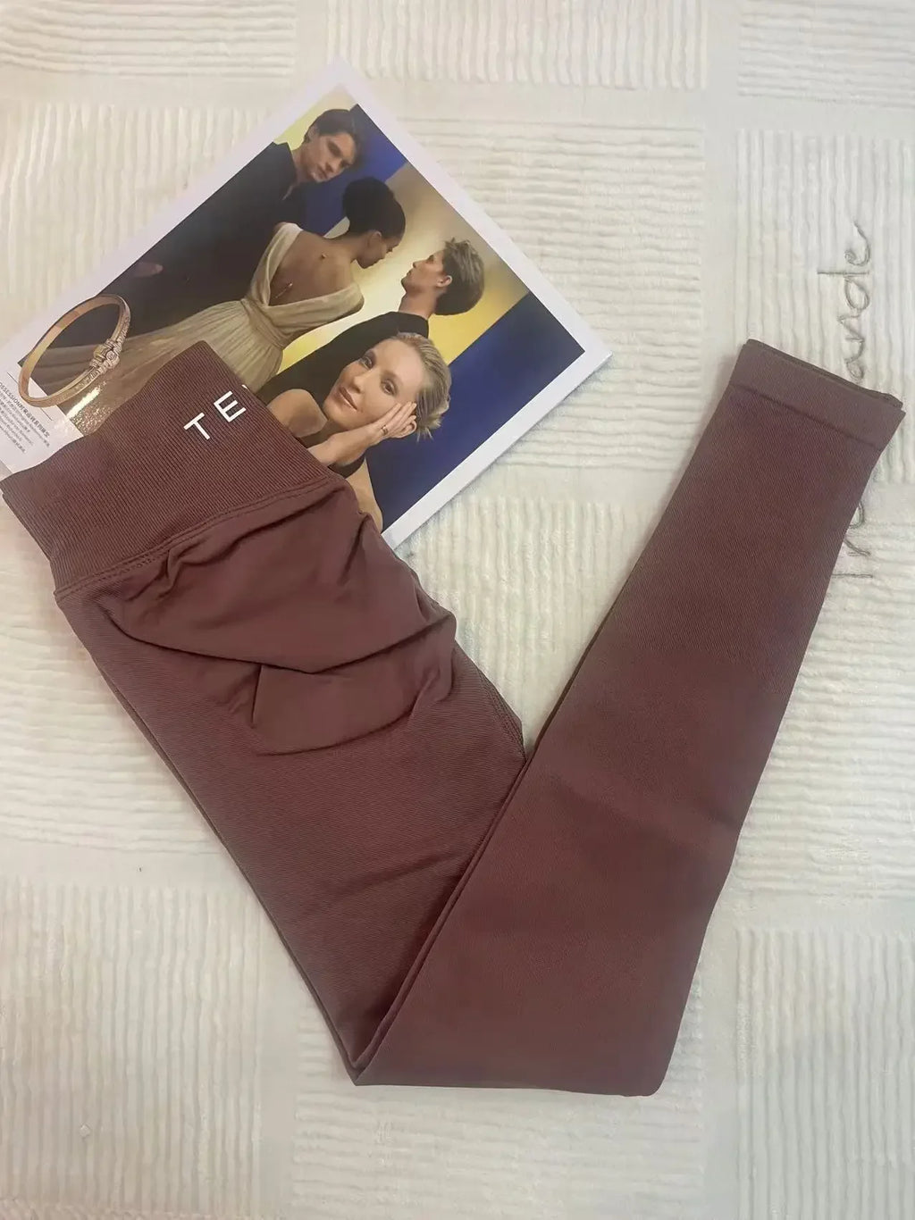 TEVEO Seamless Yoga Leggings | Mid-Waist Sculpting Fitness Pants