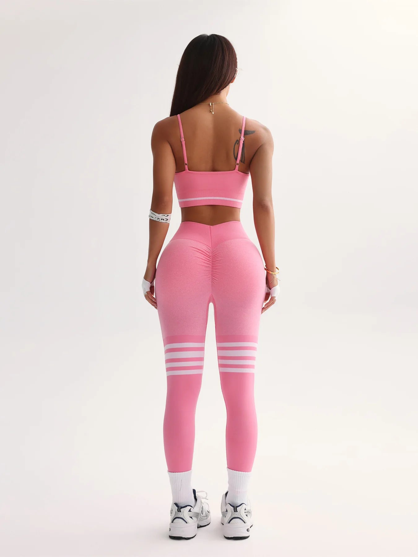 Curve & Flow Set - Black/Grey V-Back Leggings