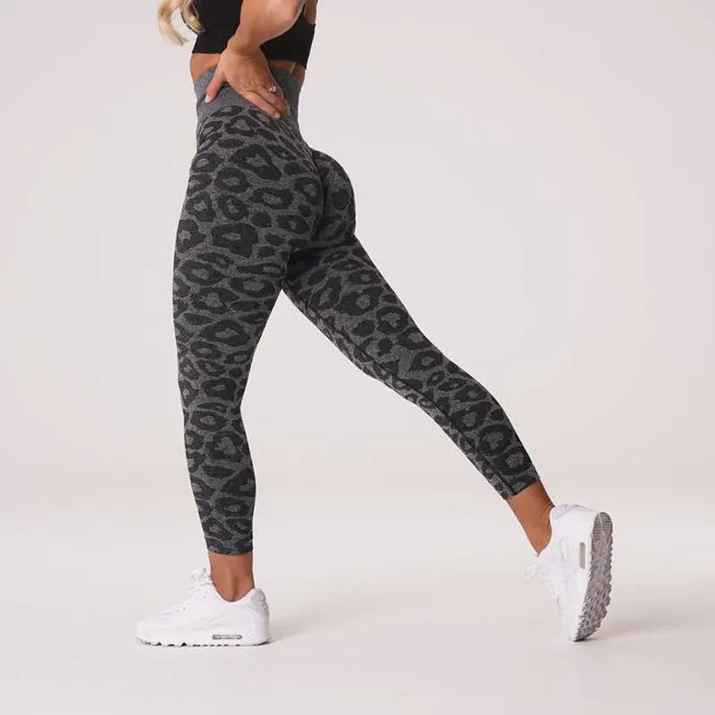 Sculpt & Flow - Performance Zebra Print